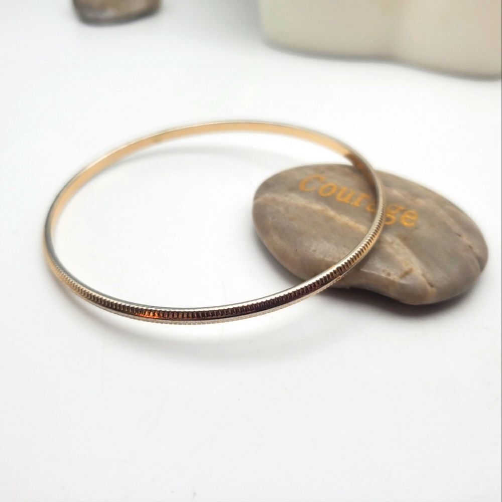 Gold toned bracelet